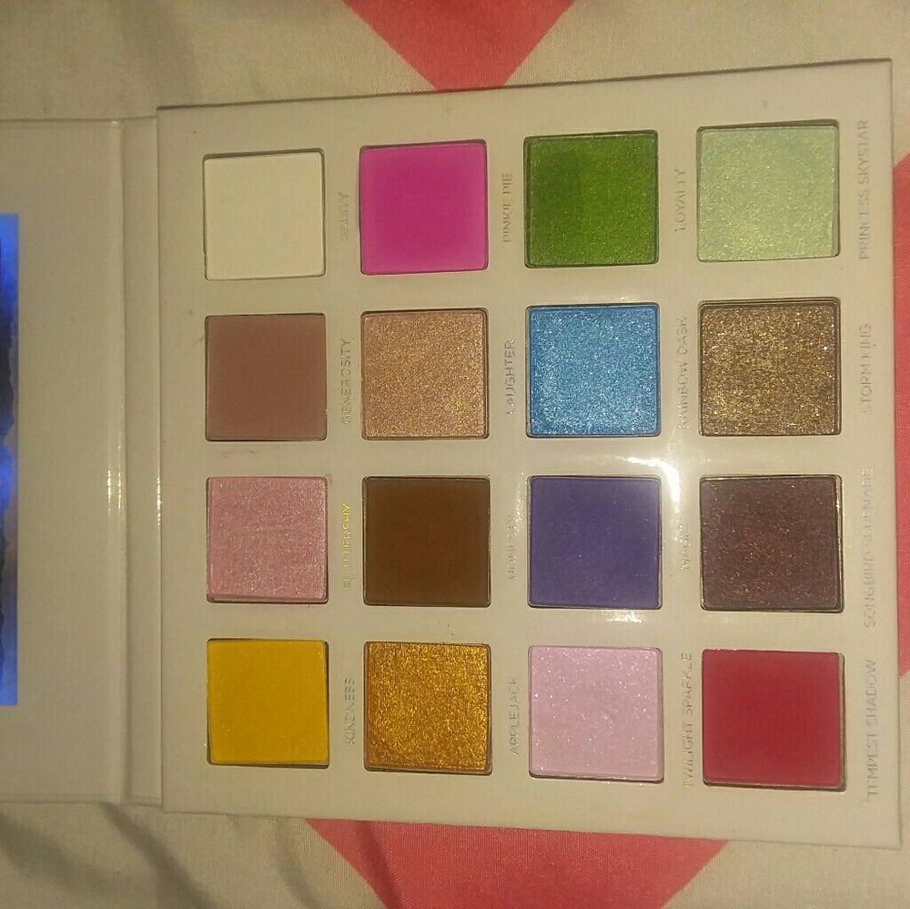 Pur Eyeshadow Palette